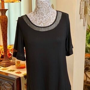 🌸Express One Eleven Blouse🖤🌺💐💕